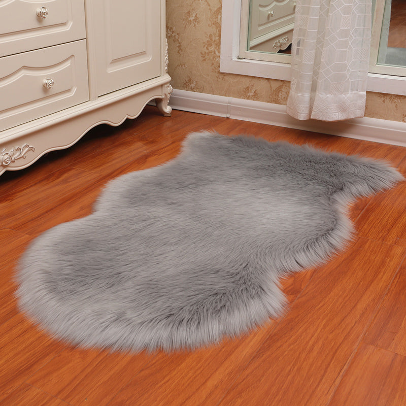 Vloerkleed – Onregelmatige vorm, anti-slip achterkant – Polyester, machine wasbaar, multi-gekleurde design