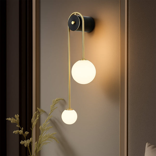 Wandlamp – Modern ontwerp met gebogen arm – Glazen scherm, geschikt voor diverse interieurstijlen