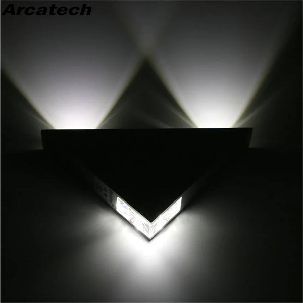 LED Wall Lamp | Aluminum Body Triangle Wall Light - POUEV
