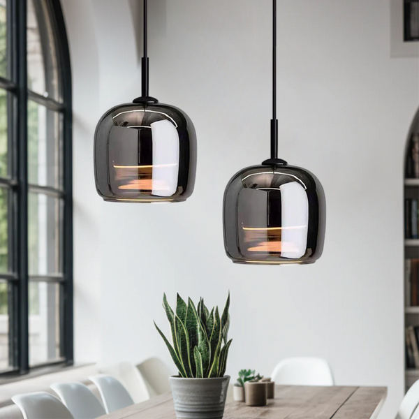 Hanglamp – Scandinavisch ontwerp – Zwarte glazen kap