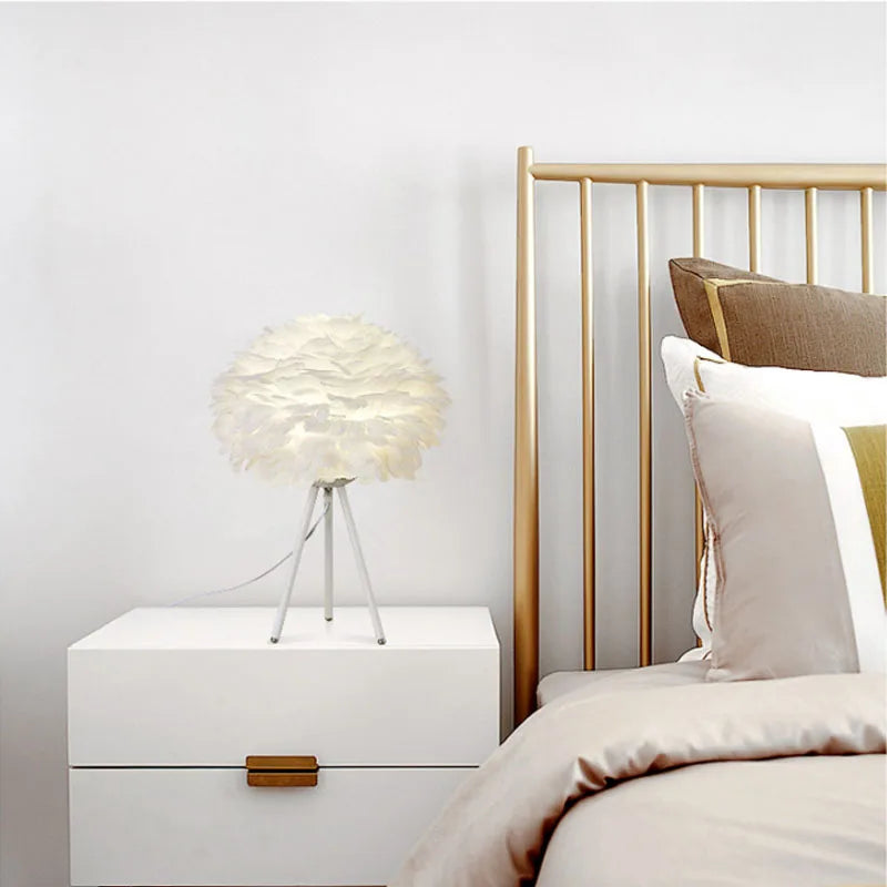 Feather Table Lamp | Romantic LED Light - POUEV