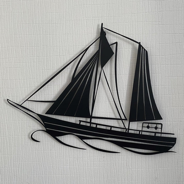 Metalen wanddecoratie – Zeilboot Ontwerp – Duurzaam Materiaal - POUEV