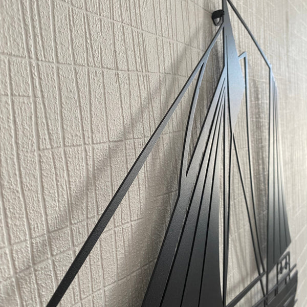 Metalen wanddecoratie – Zeilboot Ontwerp – Duurzaam Materiaal - POUEV