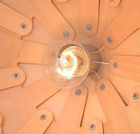 Hanglamp – Dennenappel Design – Natuurlijke Houten Lamp